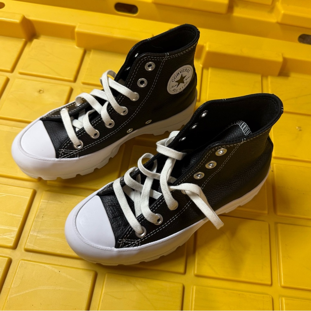 Converse Chuck Taylor All Star High Top Leather Lugged